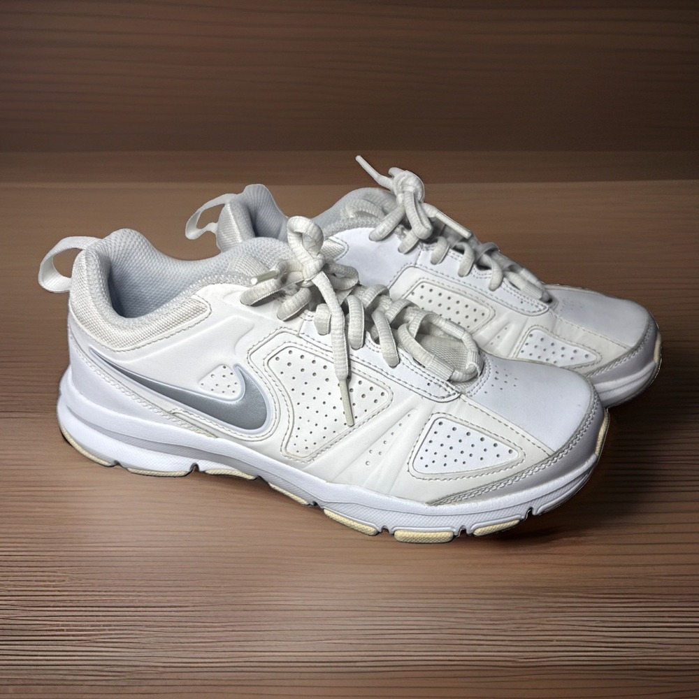 Nike T-Lite XI Womens 6.5 White Silver Leather Training Shoes 616696-101 - Picture 3 of 7